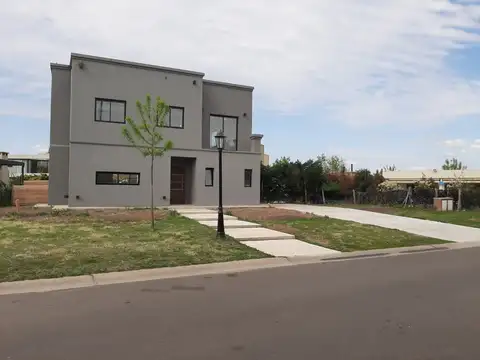 Casa en Alquiler en Pilar del Este - San Eduardo, Countries y Barrios Cerrados en Pilar