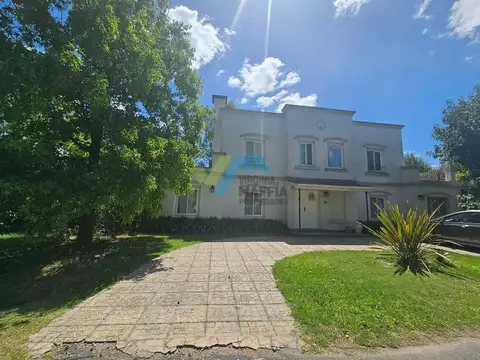 Casa en Alquiler en Las Condes, Countries y Barrios Cerrados en Pilar
