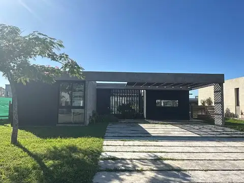 Casa en Alquiler en Pilar del Este - Santa Emilia, Countries y Barrios Cerrados en Pilar