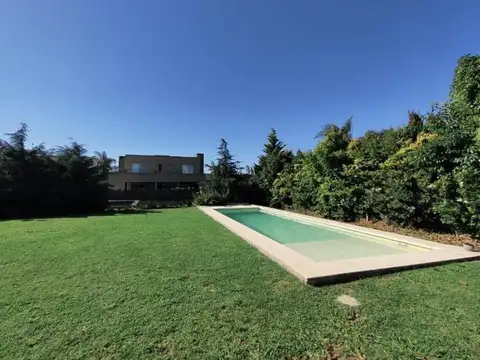 Casa en Alquiler en Pilar del Este - Santa Guadalupe, Countries y Barrios Cerrados en Pilar