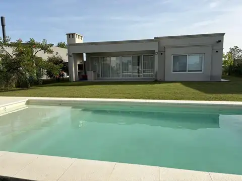 Casa en Alquiler en El Naudir, Countries y Barrios Cerrados en Escobar