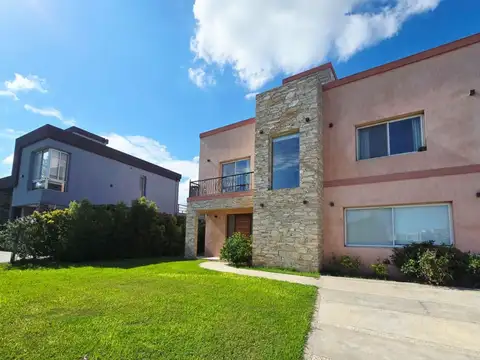 Casa en Alquiler en Pilar del Este - Santa Lucia, Countries y Barrios Cerrados en Pilar