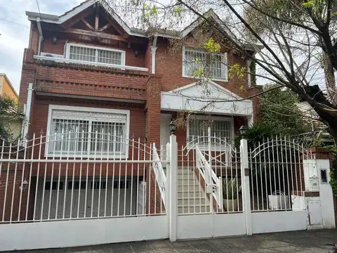 Casa en Alquiler en Martinez Vias / Libertador, Martinez