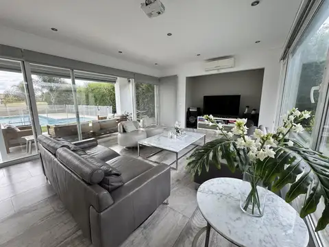 Casa en Alquiler en Haras Santa Maria, Countries y Barrios Cerrados en Escobar
