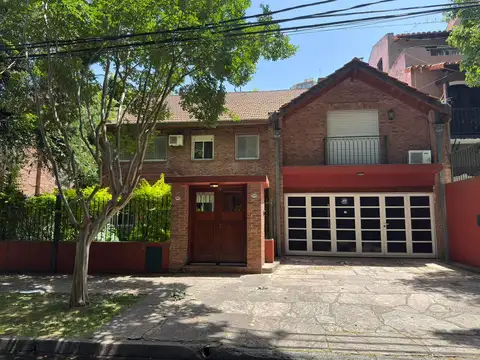 Casa en Alquiler en La Lucila Libertador / Rio, La Lucila