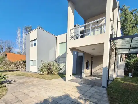 Casa en Alquiler en Abril Club De Campo, Countries y Barrios Cerrados en Berazategui