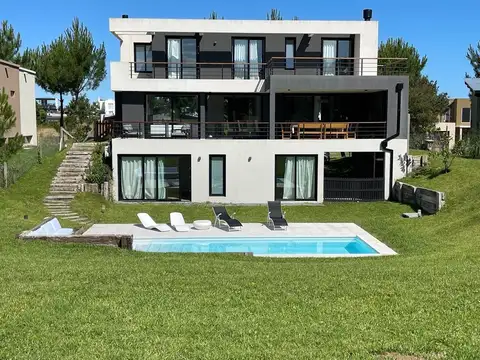 Casa en Alquiler en Barrio Deportivo 1, Costa Esmeralda