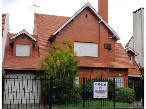 Casa en Alquiler en Martinez Libertador / Rio, Martinez