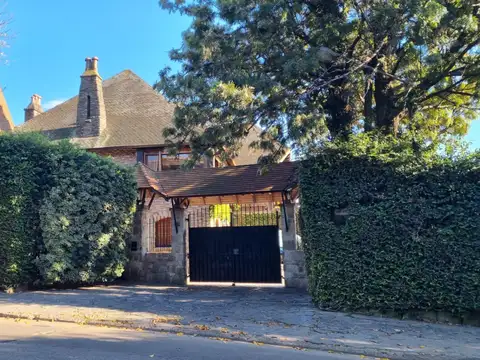 Casa en Alquiler en Acassuso Libertador  /  Solis, Acassuso