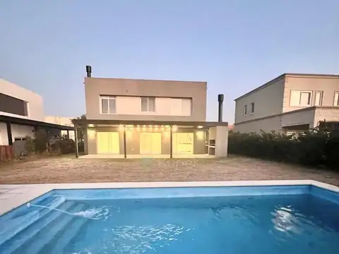 Casa en Alquiler en Puertos - Barrio Vistas, Countries y Barrios Cerrados en Escobar