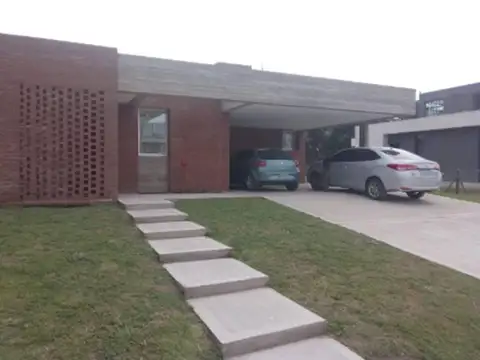 Casa en Alquiler en Campos De Alvarez, Countries y Barrios Cerrados en Francisco Alvarez