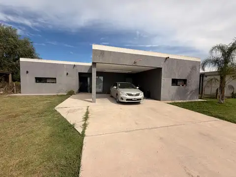 Casa en Alquiler en La Magdalena, Canning