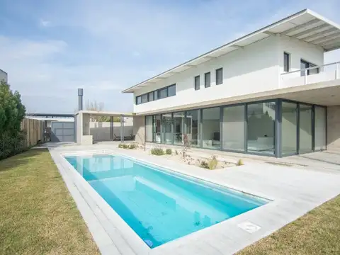 Casa en Alquiler en El Cantón - Barrio Golf, Countries y Barrios Cerrados en Escobar