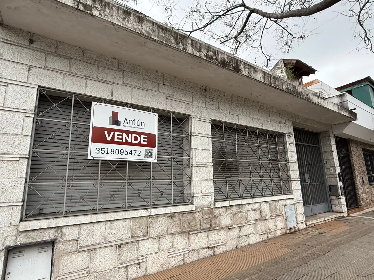 Casa Ideal desarrollo - Centro. Se escucha oferta. Bv Guzmán