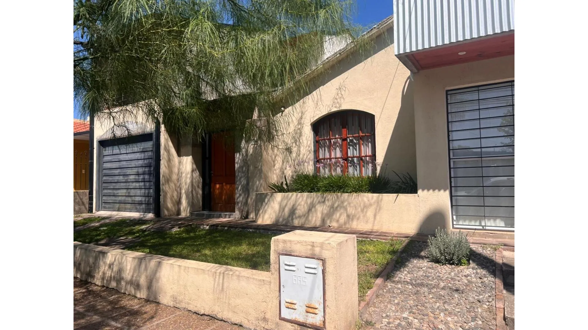 Casa en Venta en Barrio Palmas de Horizonte Con Local