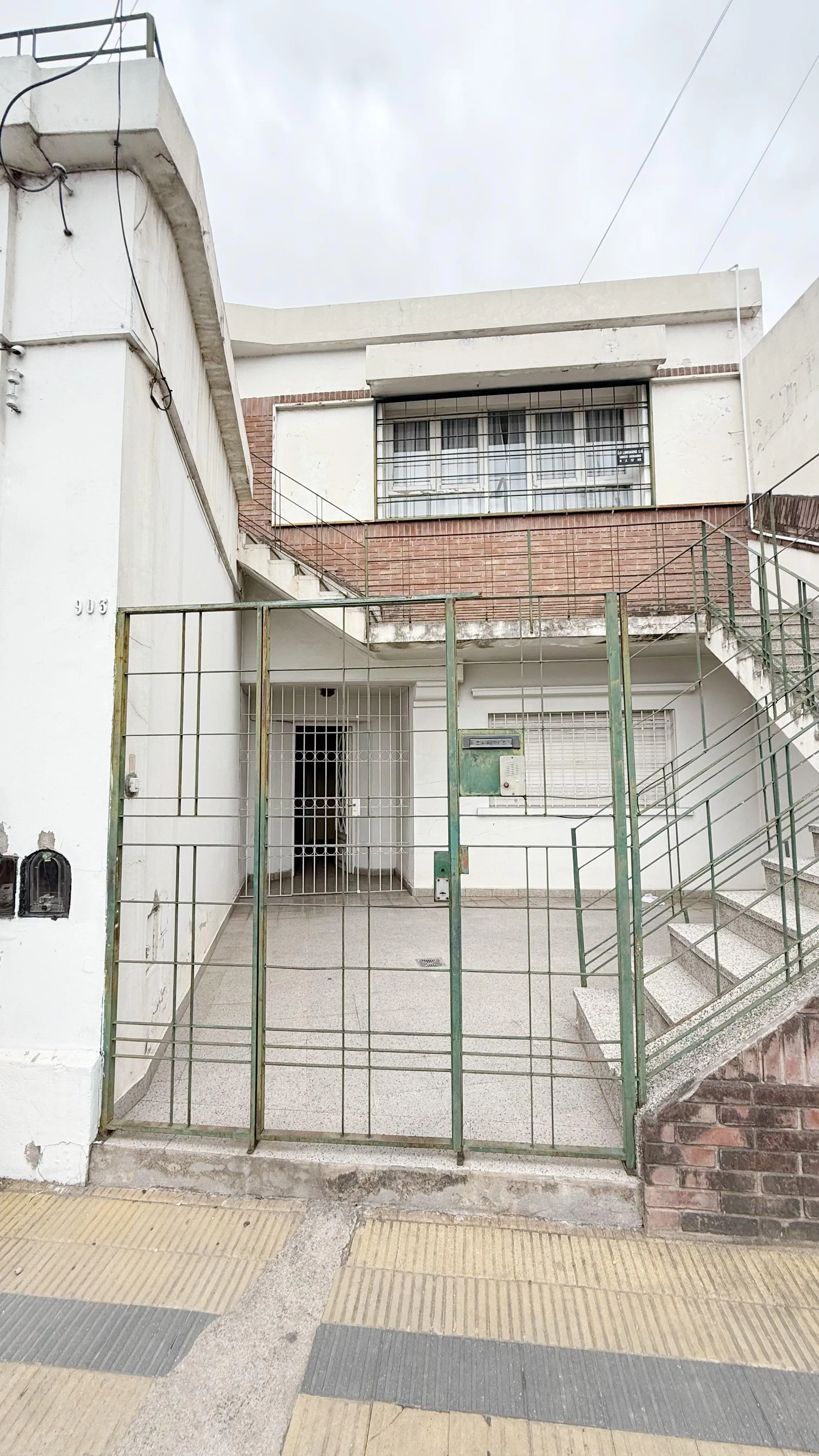 Excelente Oportunidad! Casa + Local Comercial en Av Alem