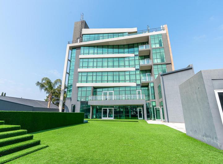 Hotel · 3779m² · 50 Ambientes · 70 Cocheras