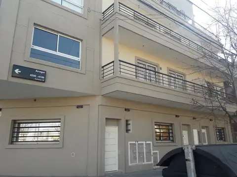 Departamento en Alquiler en Monte Castro, Capital Federal