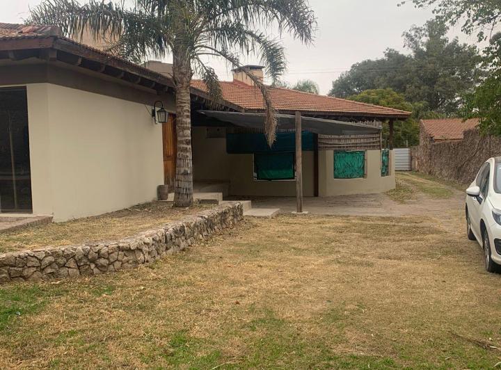 Casa · 140m² · 6 Ambientes · 2 Cocheras