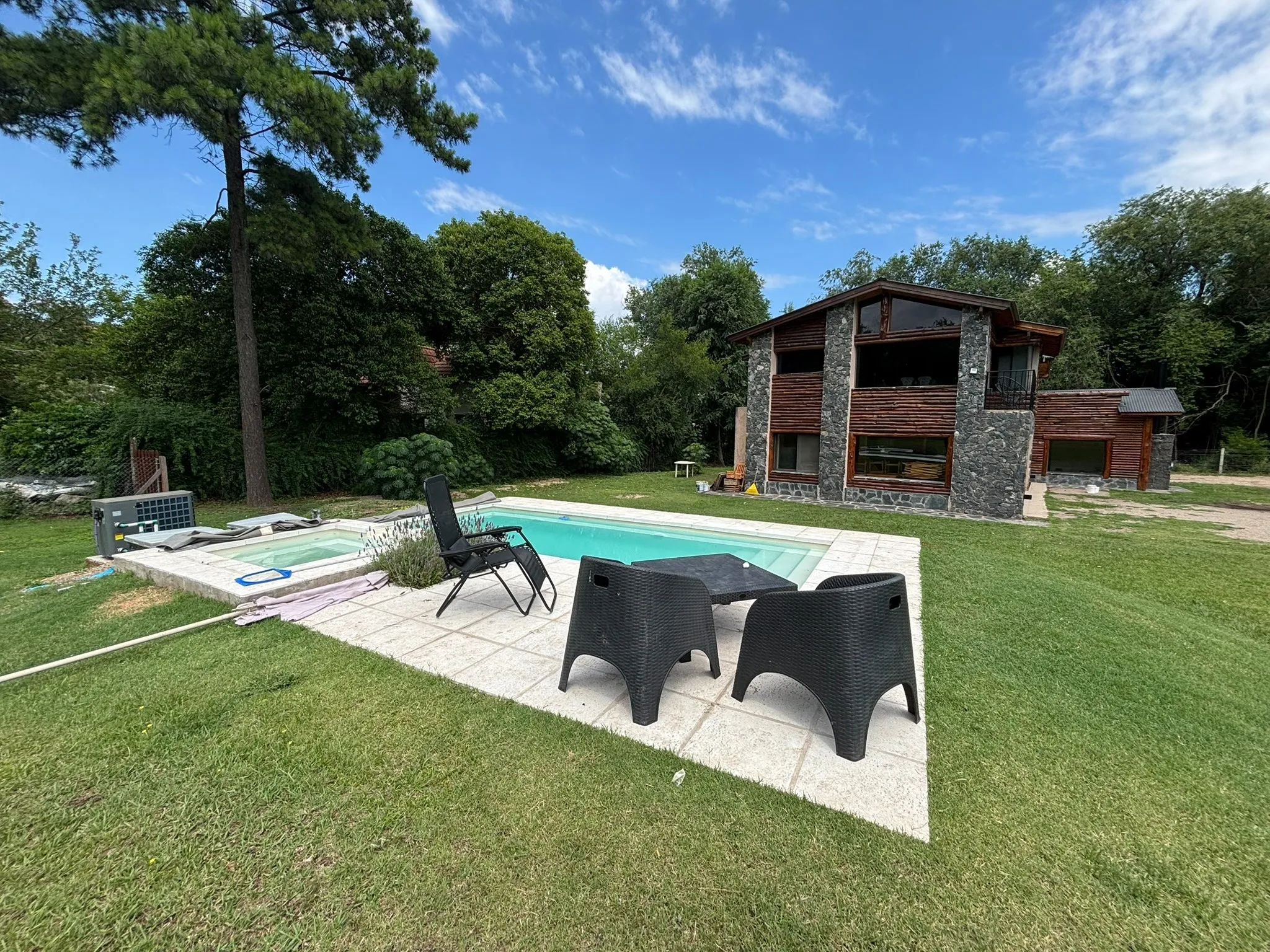 ¿Vacaciones eternas? Mudate a la casa que lo tiene TODO (literalmente).