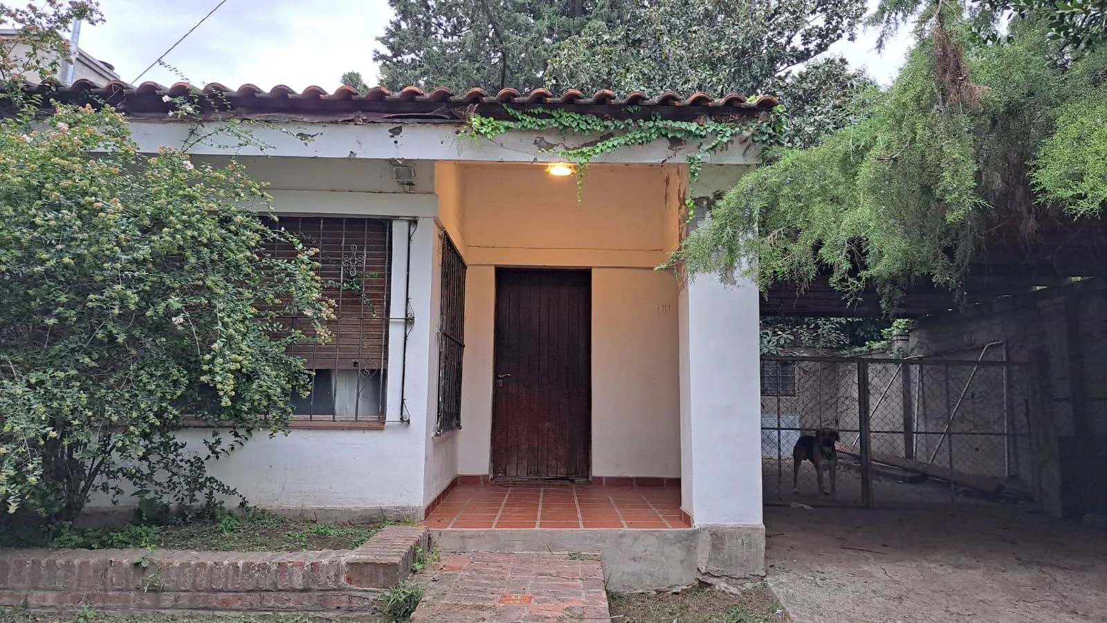 CASA EN VENTA 4 DORMITORIOS EN VILLA RIV. INDARTE 1000 M2 TERR.