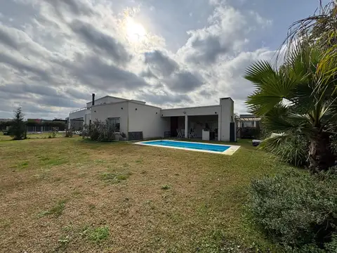 Casa en Alquiler en El Cantón - Barrio Islas, Countries y Barrios Cerrados en Escobar