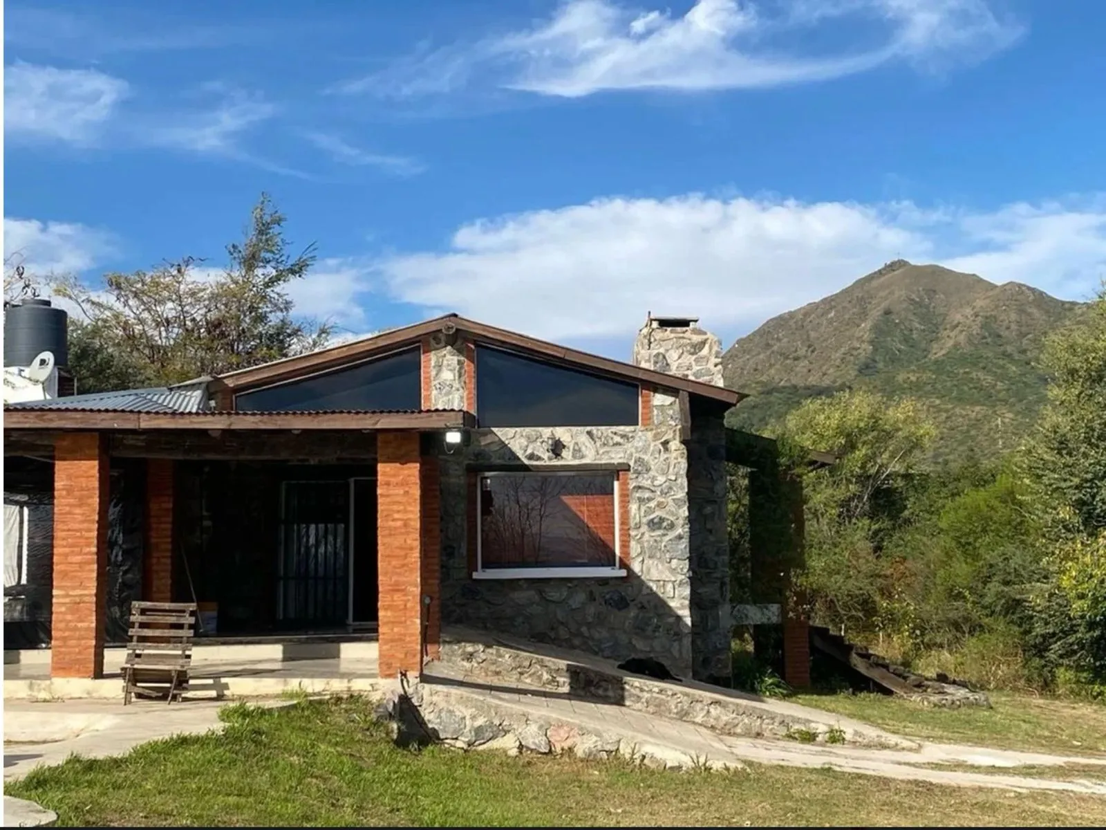 CASA QUINTA 4500m2 -COSQUIN-