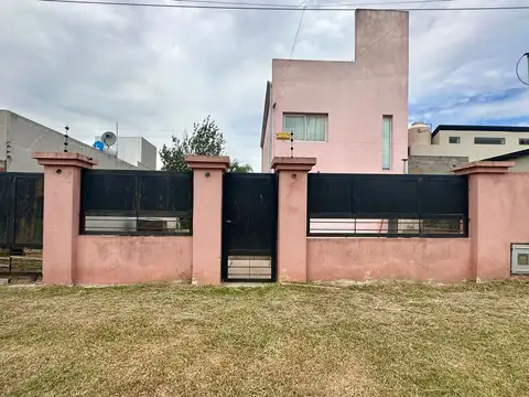 Casa en Venta en Lisandro Olmos Etcheverry, Partido de La Plata