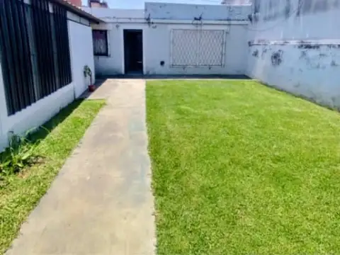 Casa en Venta en Barrio Manzanares, Villa Luzuriaga