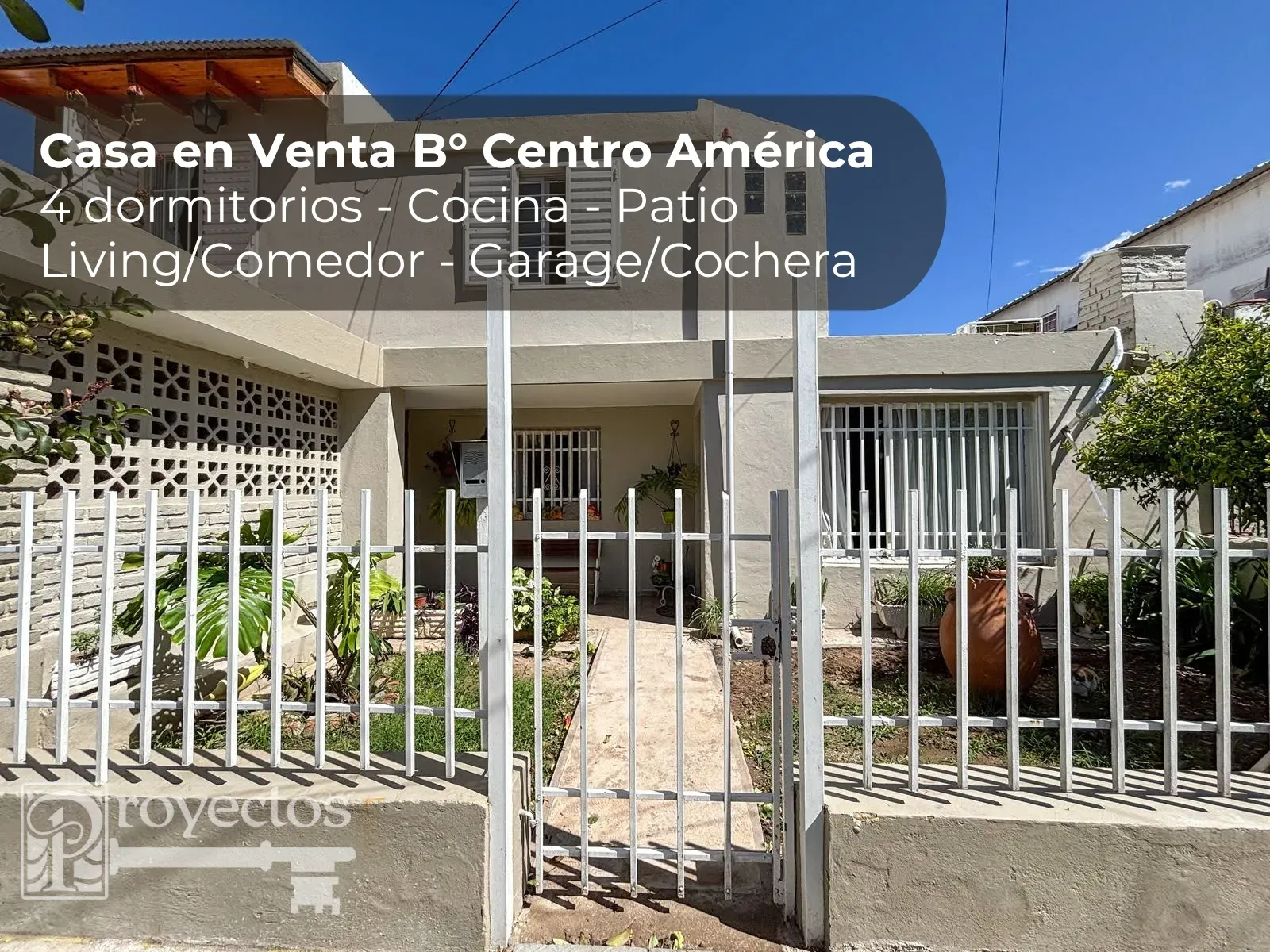 Casa en Venta. 4 Dorm - B° Centro América. C/garaje y Patio