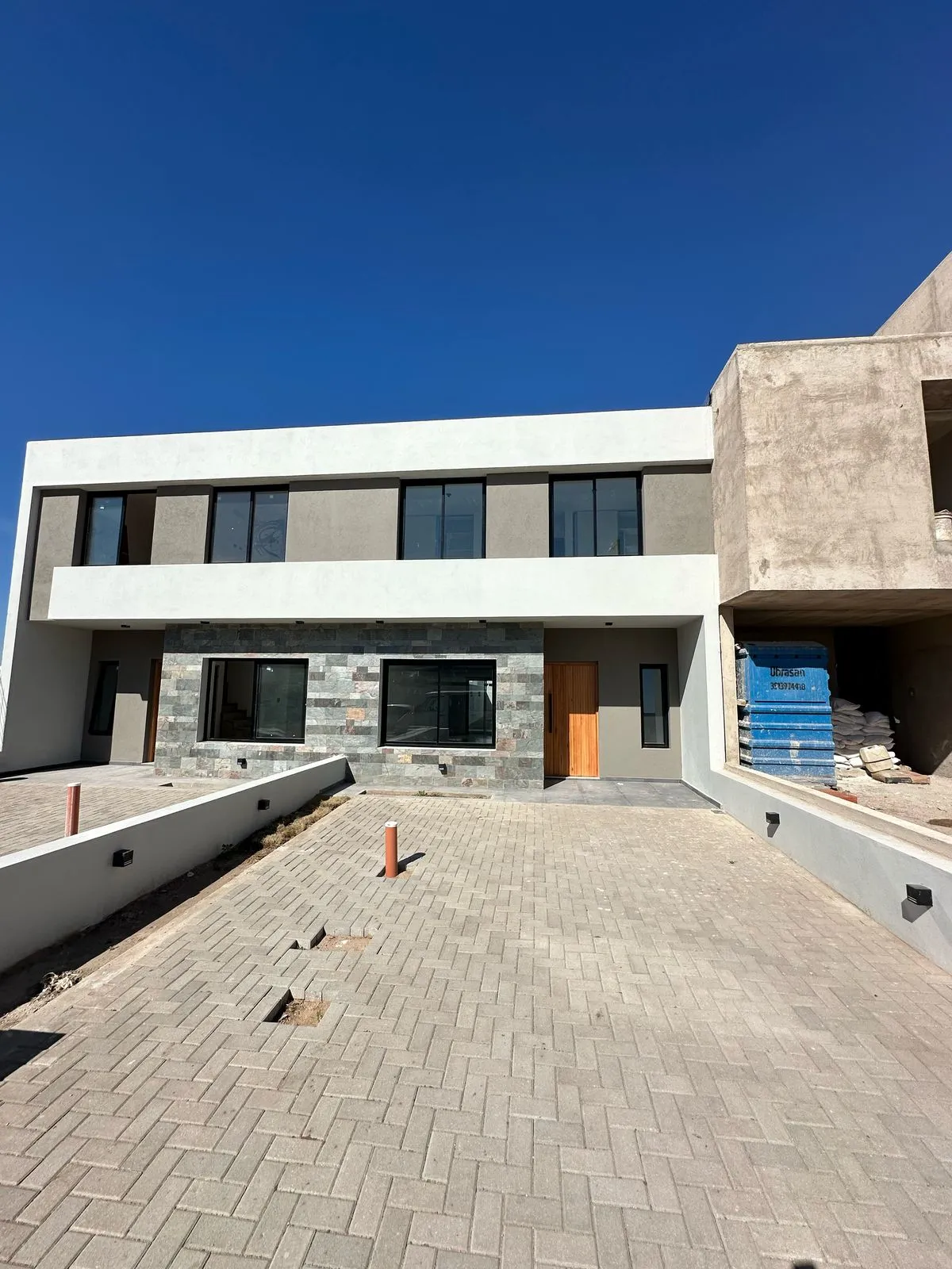 VENTA DUPLEX EN DOCTAETAPA 1 - 2 DORMITORIOS, A ESTRENAR