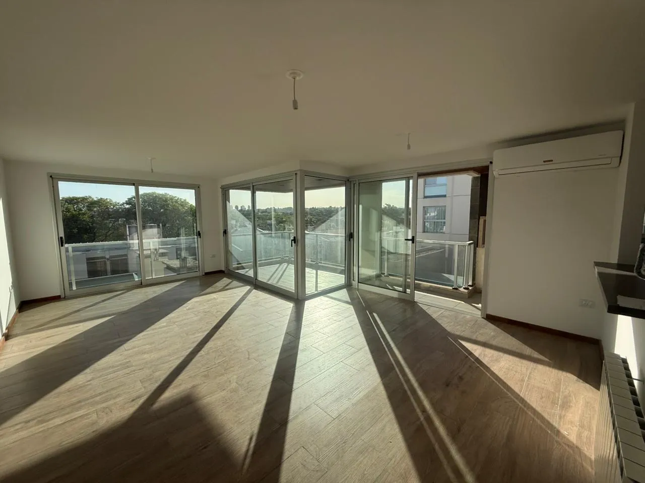 VENTA DEPARTAMENTO EN COMPLEJO MEDILAND VILLAGE - 3 DORMITORIOS C/ COCHERA