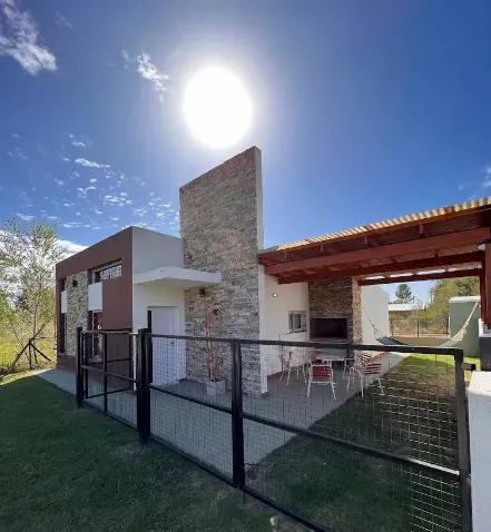 FINANCIO COMPLEJO - 2 Cabañas en ESQUINA con PISCINA trabajando a full !!