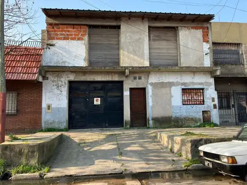 Galpón en Venta en Lanus Este, Lanus