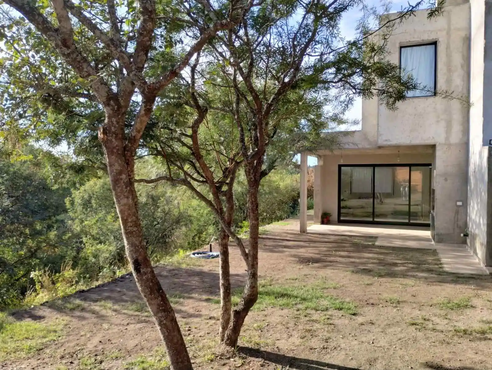 CASA A LA VENTA EN UNQUILLO – BARRIO LOMAS DEL CIGARRAL