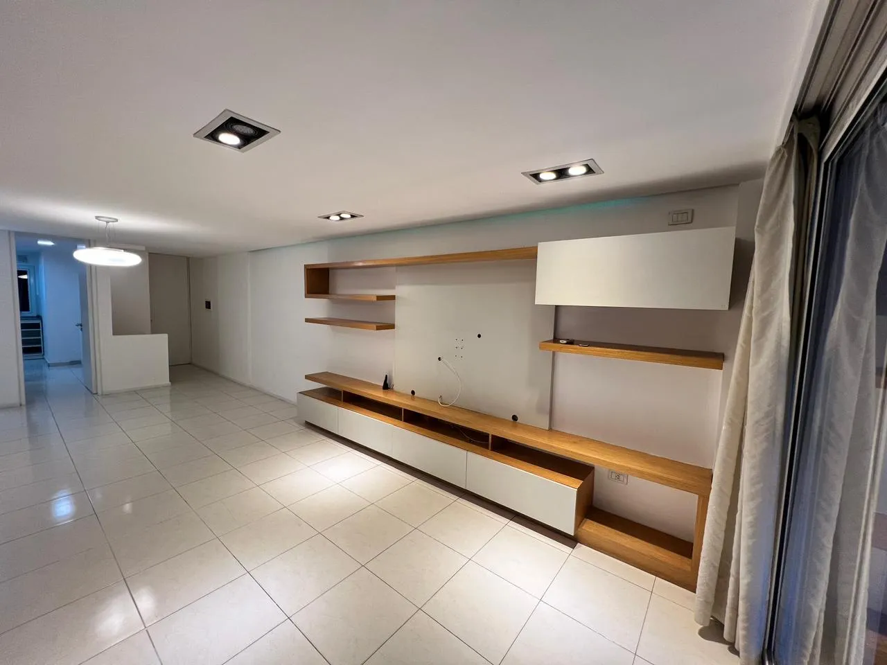 VENTA NVA CORDOBA DEPTO TRES DORM CON UNA COCHERA EDIFICIO CON PISCINA