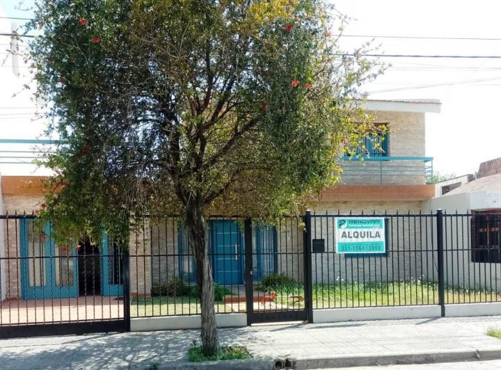 Casa · 24520m² · 9 Ambientes · 2 Cocheras