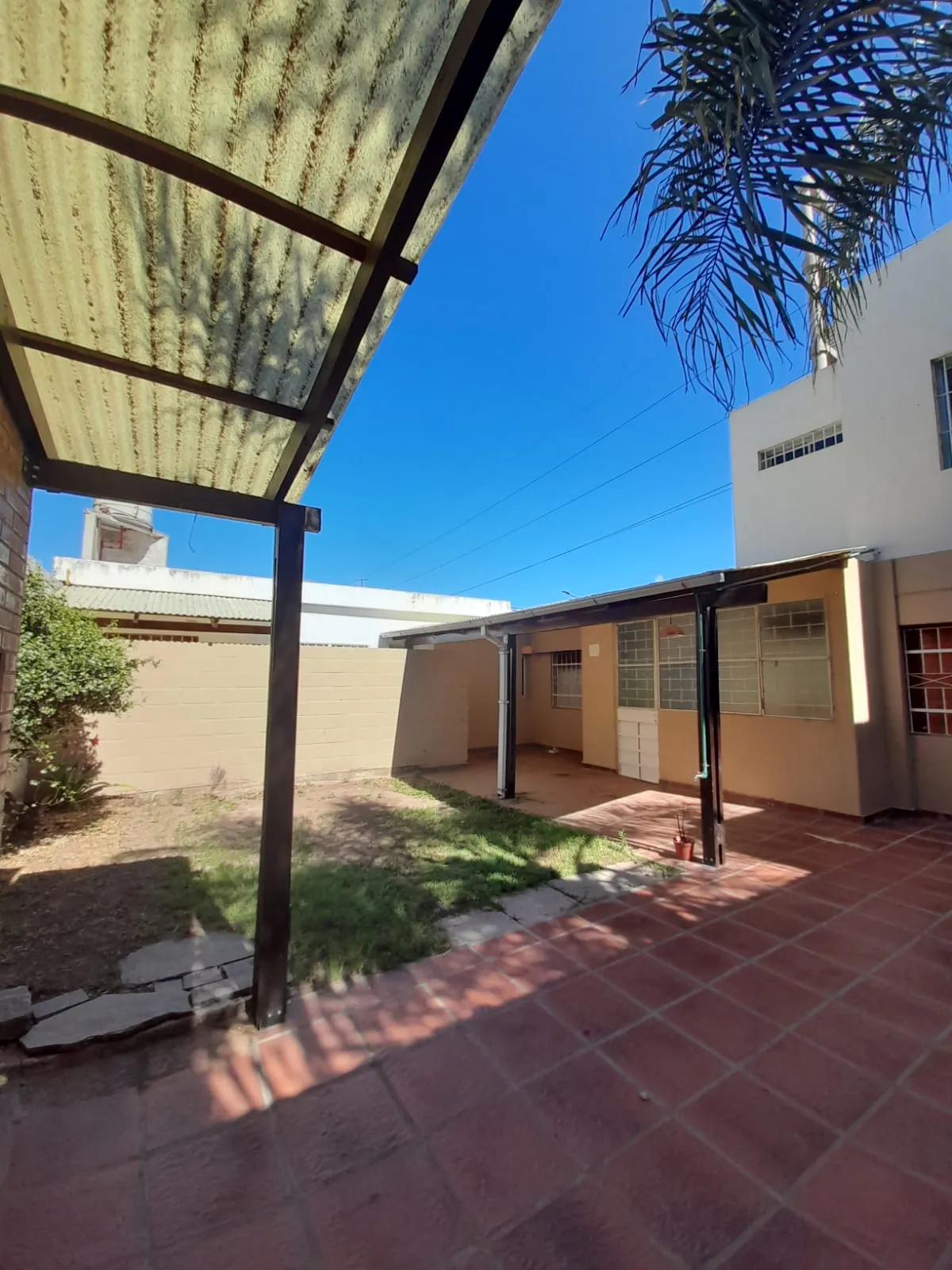 OPORTUNIDAD!! SE VENDE BELLISIMA CASA 4 DORM 2 BAÑOS B° AYACUCHO-CBA