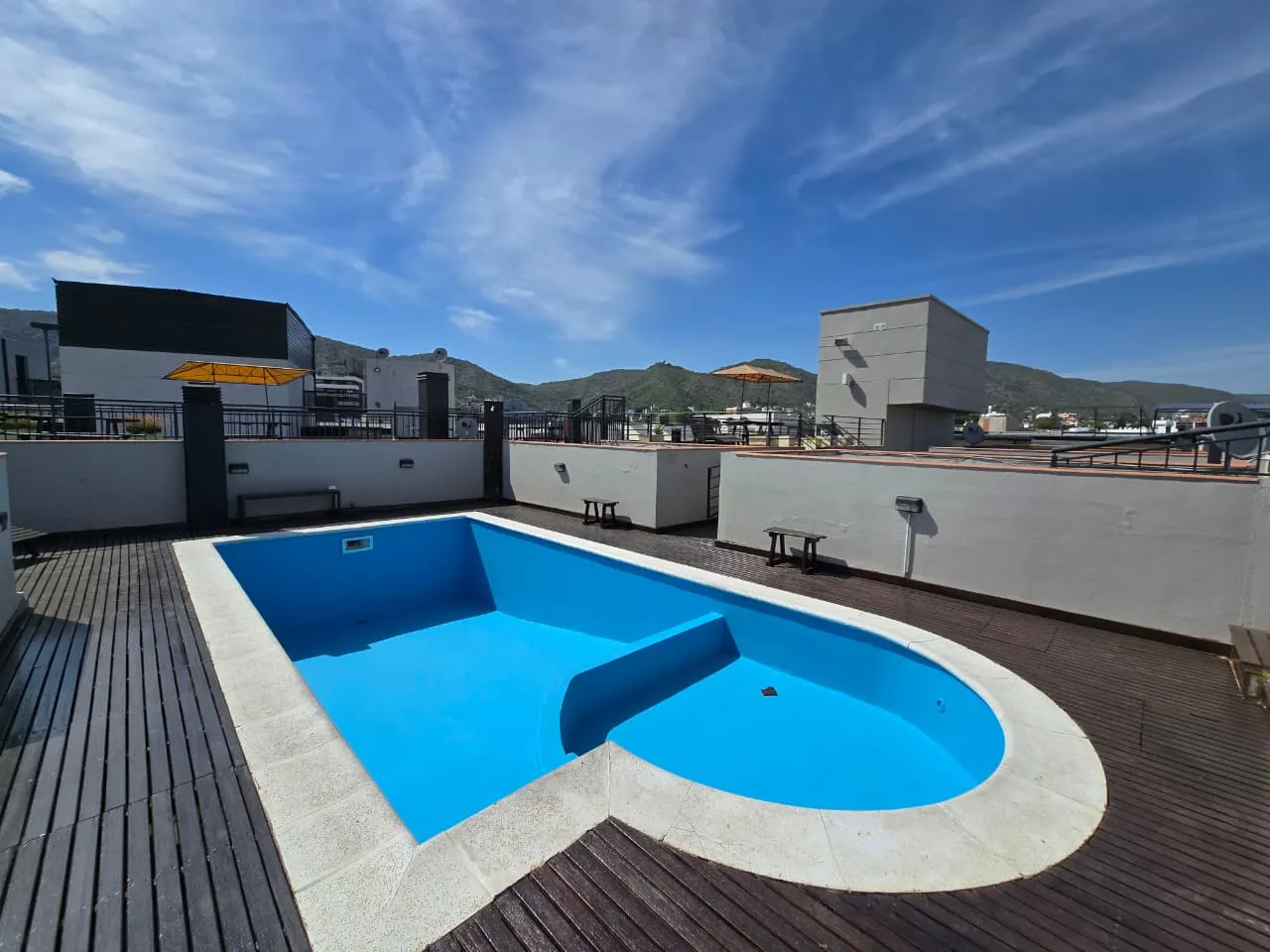 Venta: Departamento - 2 Dormitorios - Cochera, Pileta, SUM - Centro - Carlos Paz