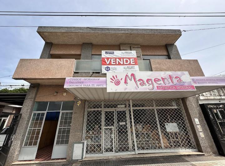 Casa · 251m² · 5 Ambientes · 2 Cocheras