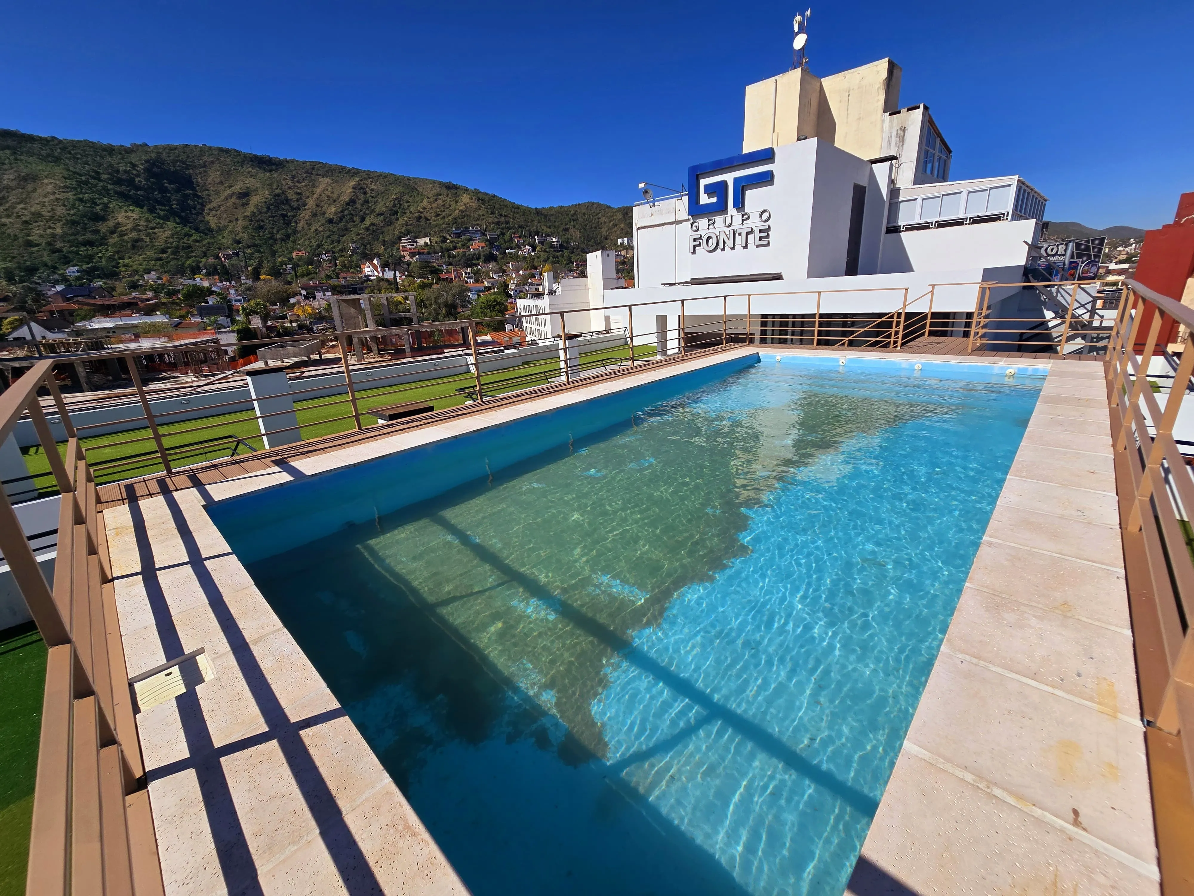 Venta: Departamento - 2 Dormitorios 2 Baños - Pileta Cochera - Centro Carlos Paz