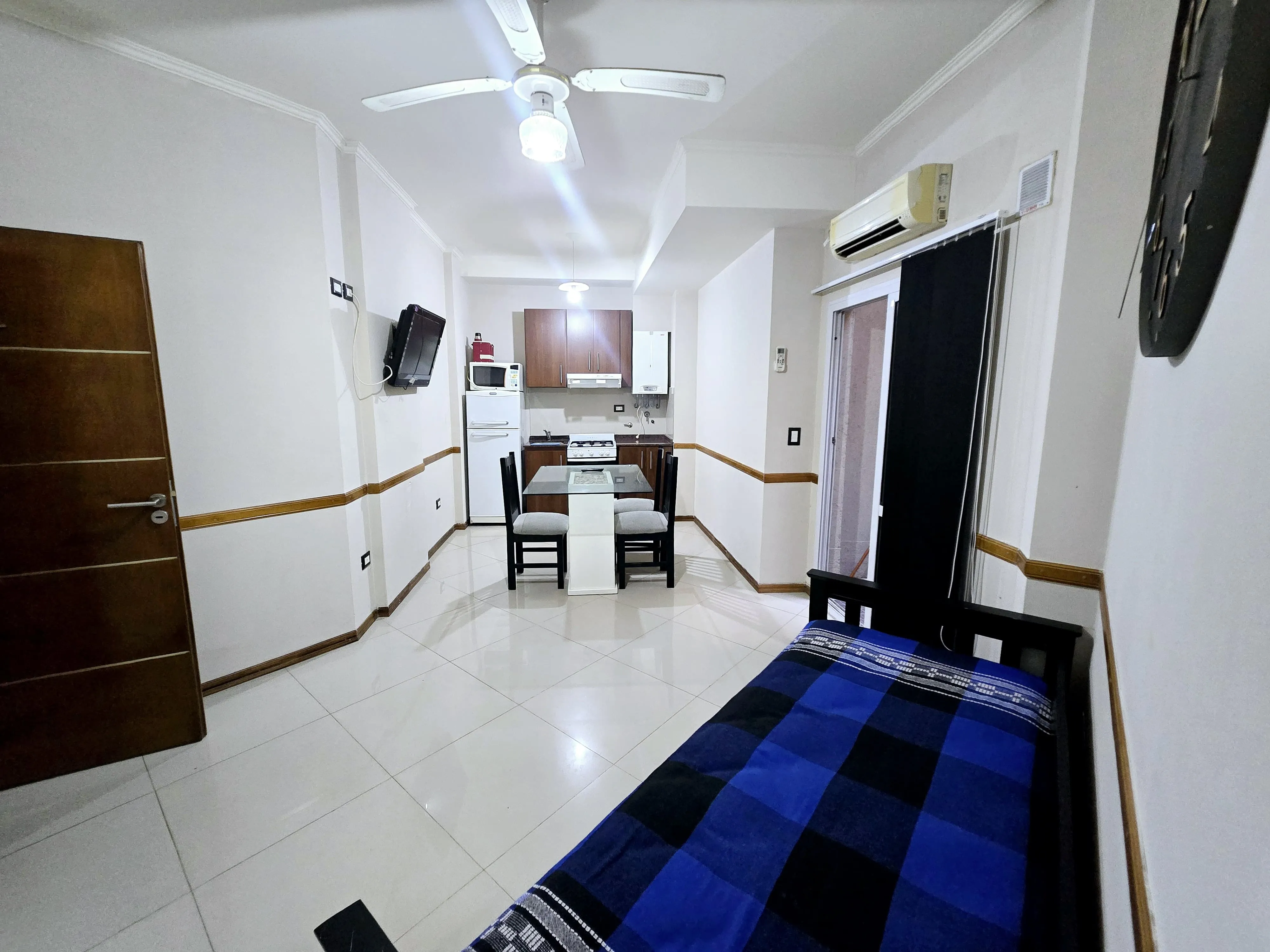 Venta: Departamento - 1 Dormitorio con Patio - Pileta Cochera - Centro Carlos Pa