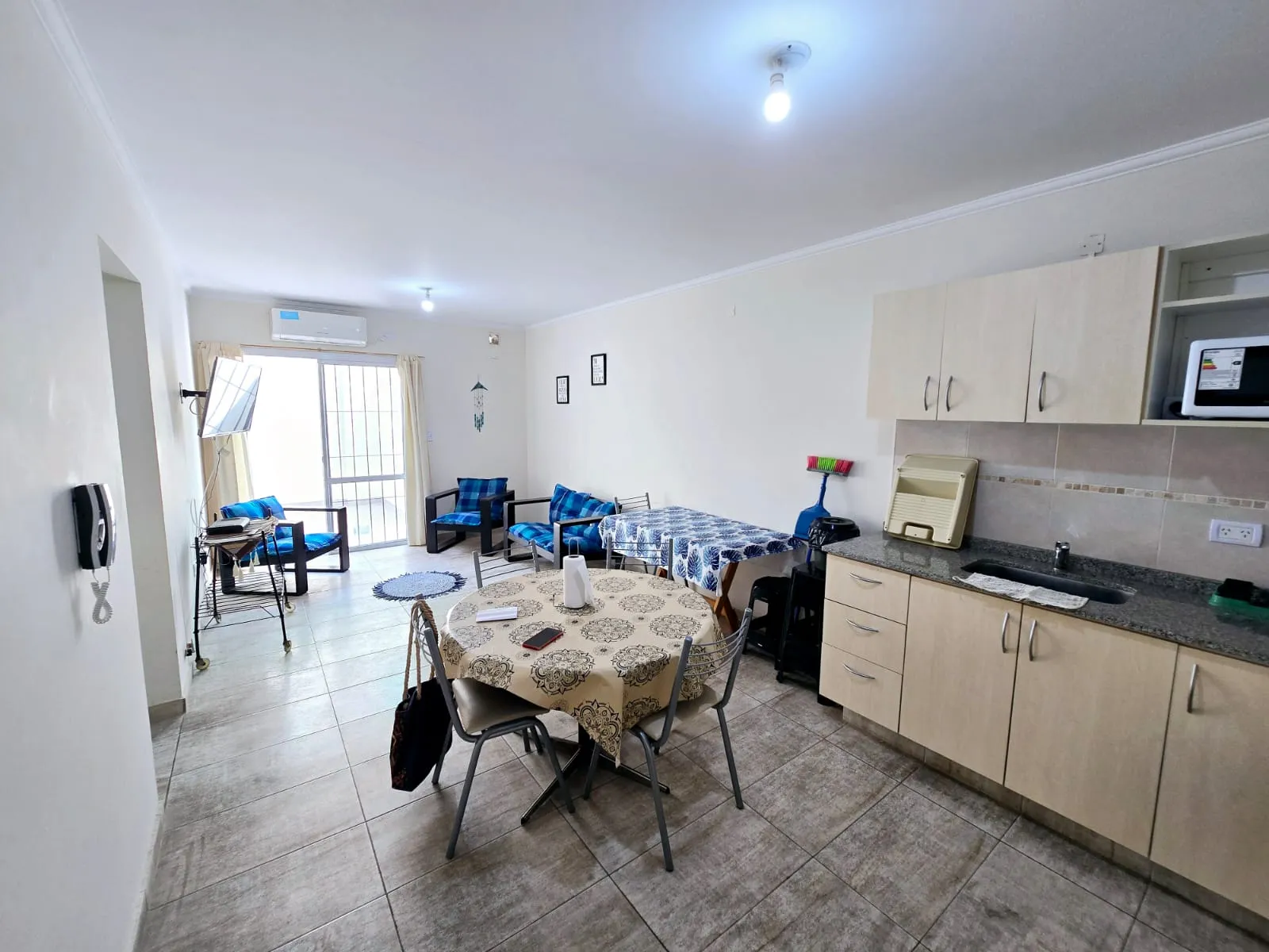 Venta: Departamento - 2 Dormitorios - Patio y Cochera - Centro Villa Carlos Paz