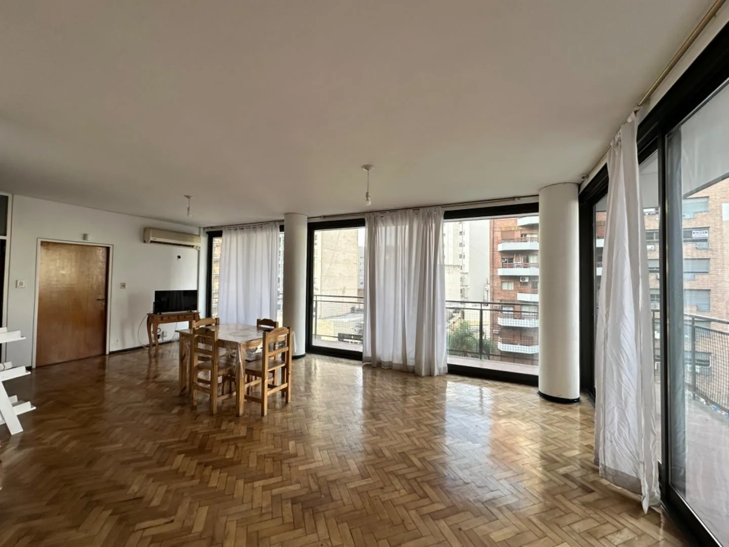 PISO VENTA 4 DORMITORIOS NUEVA CORDOBA