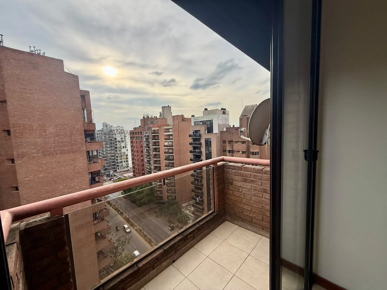 Balcon - Piso 12 - 1 Dormitorio - Departamento en Alquiler guemes