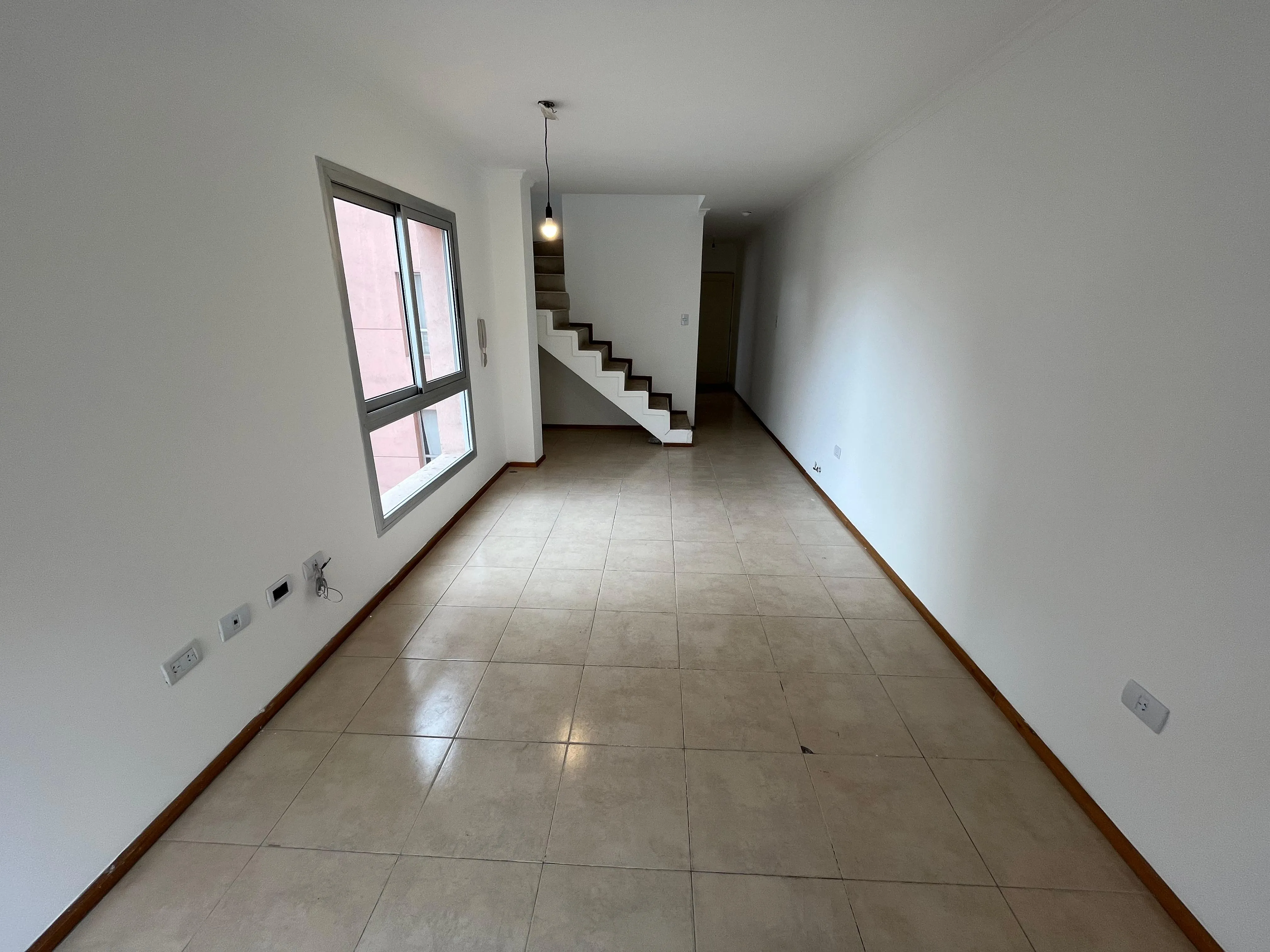 Nueva Cba, Obispo Trejo 1300, 2 dorm., con balcón, dúplex