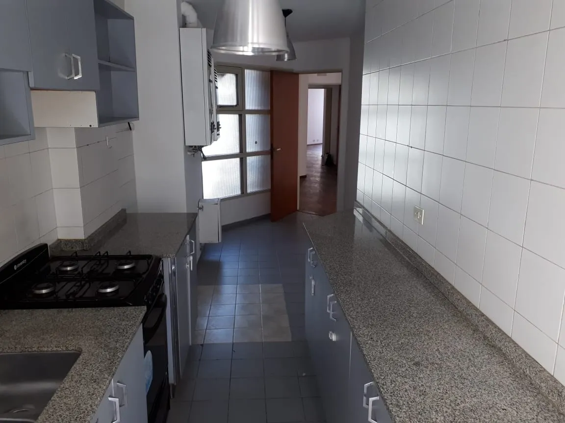 NUEVA CORDOBA ALQUILER DEPARTAMENTO DE 3 DORMITORIOS COCHERA BALCON PARQUE SARMIENTO