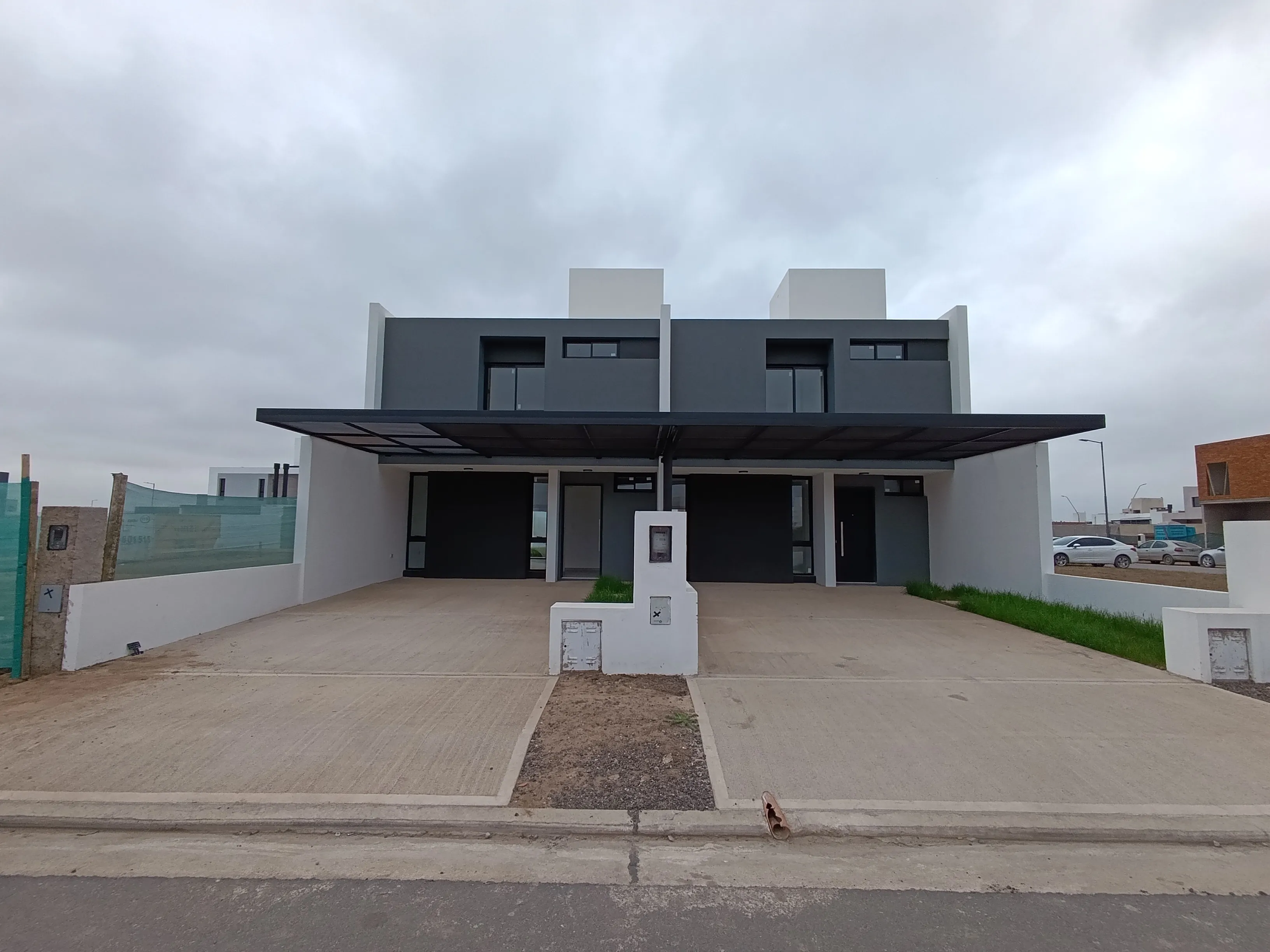 VENDO DUPLEX EN BRISAS DE MANANTIALES