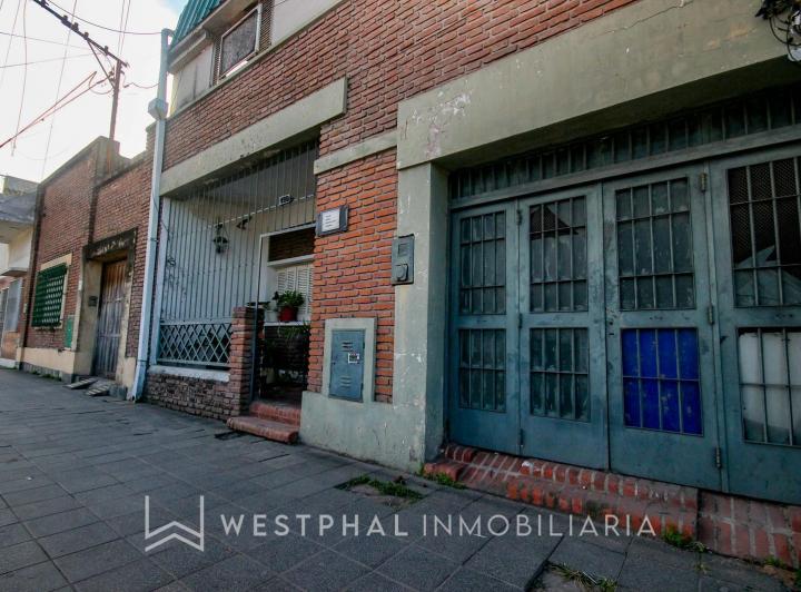 Casa · 200m² · 8 Ambientes · 1 Cochera