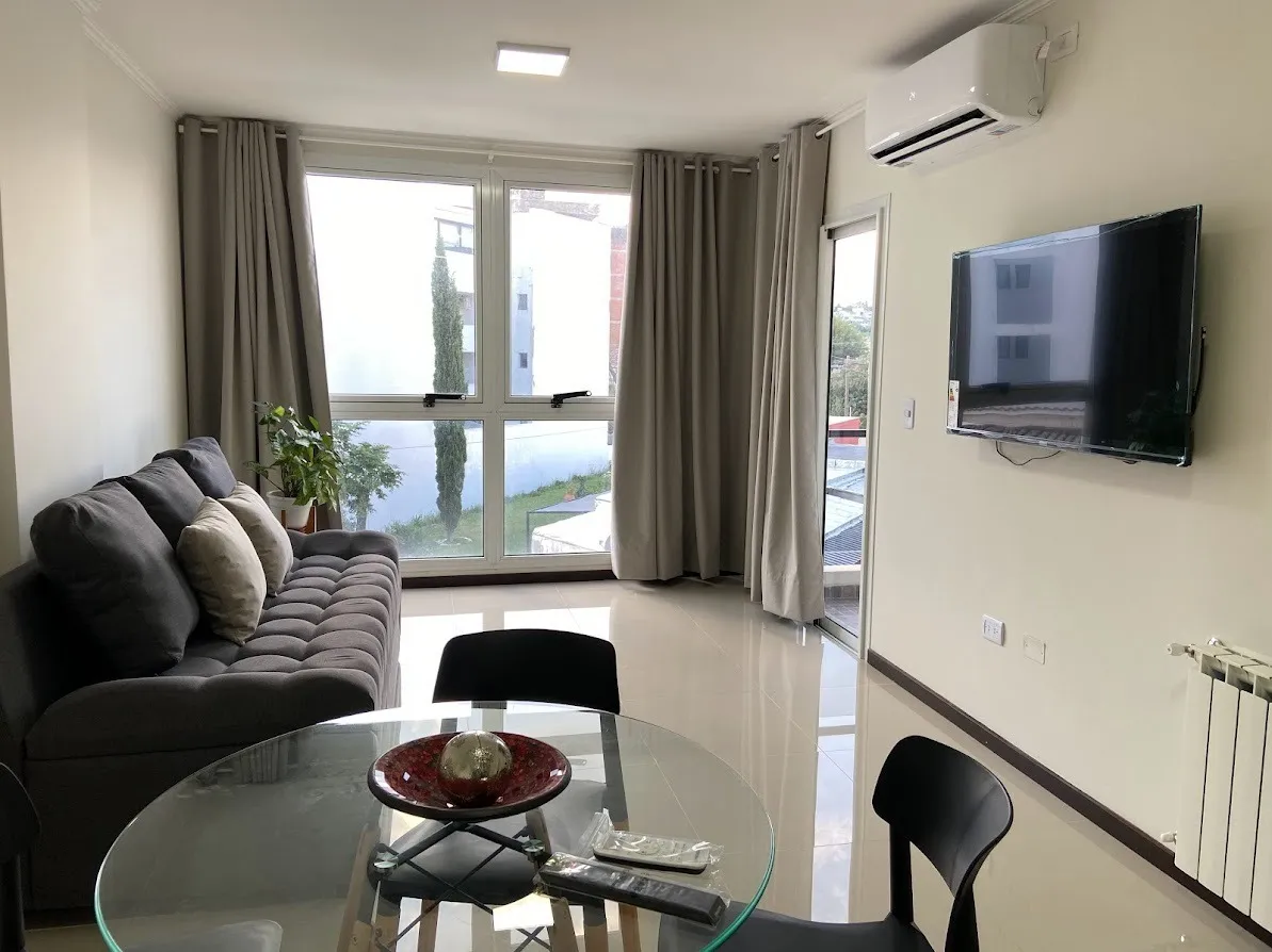 Venta: Departamento - 1 Dormitorio - a m del Puente Peatonal - Cochera, Pileta -